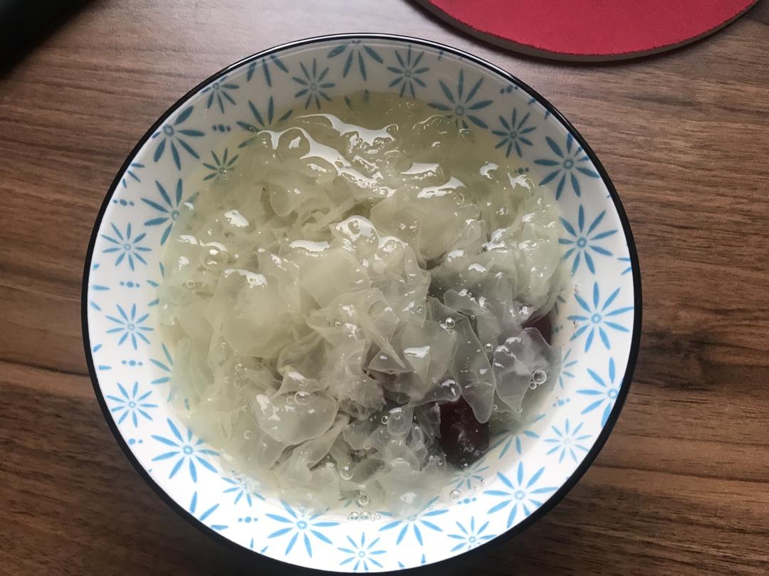 银耳红枣汤（电饭煲版）