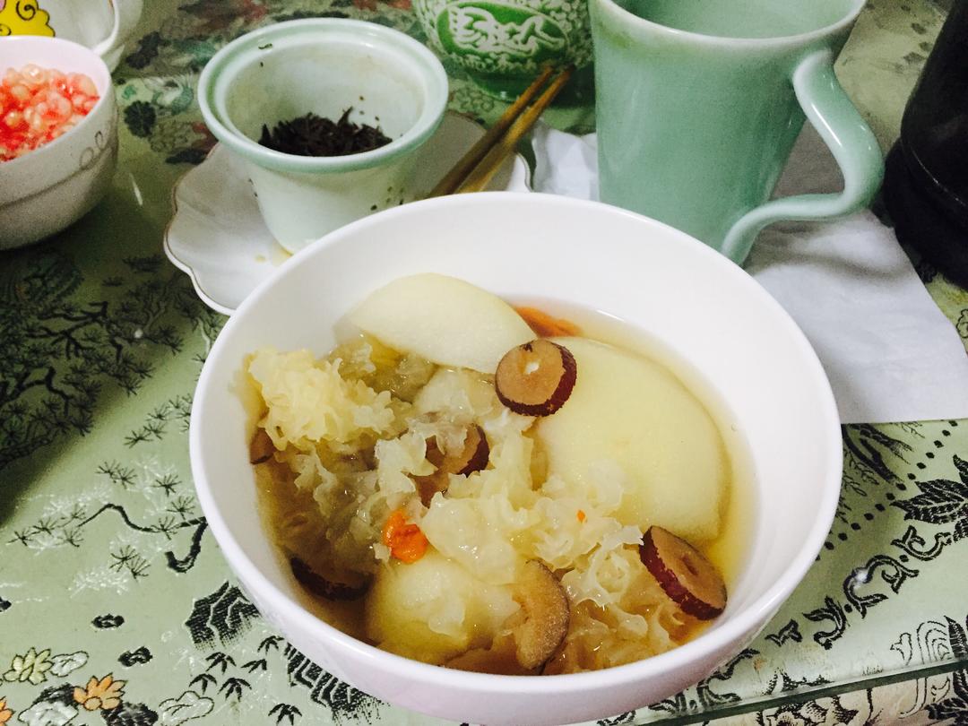 冰糖银耳炖梨