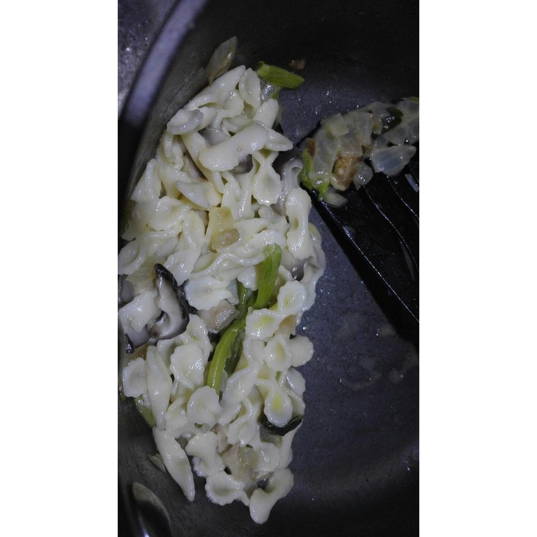 奶油蘑菇意面