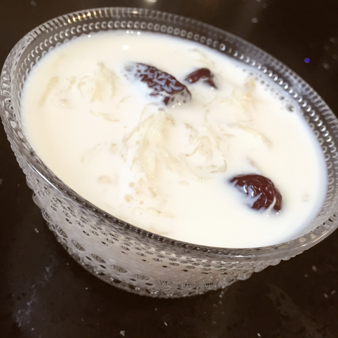 红枣牛奶炖燕窝