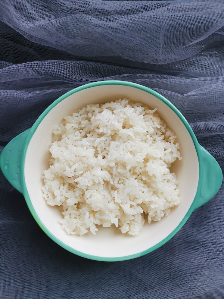 米中加两物，蒸出最美味的米饭的做法