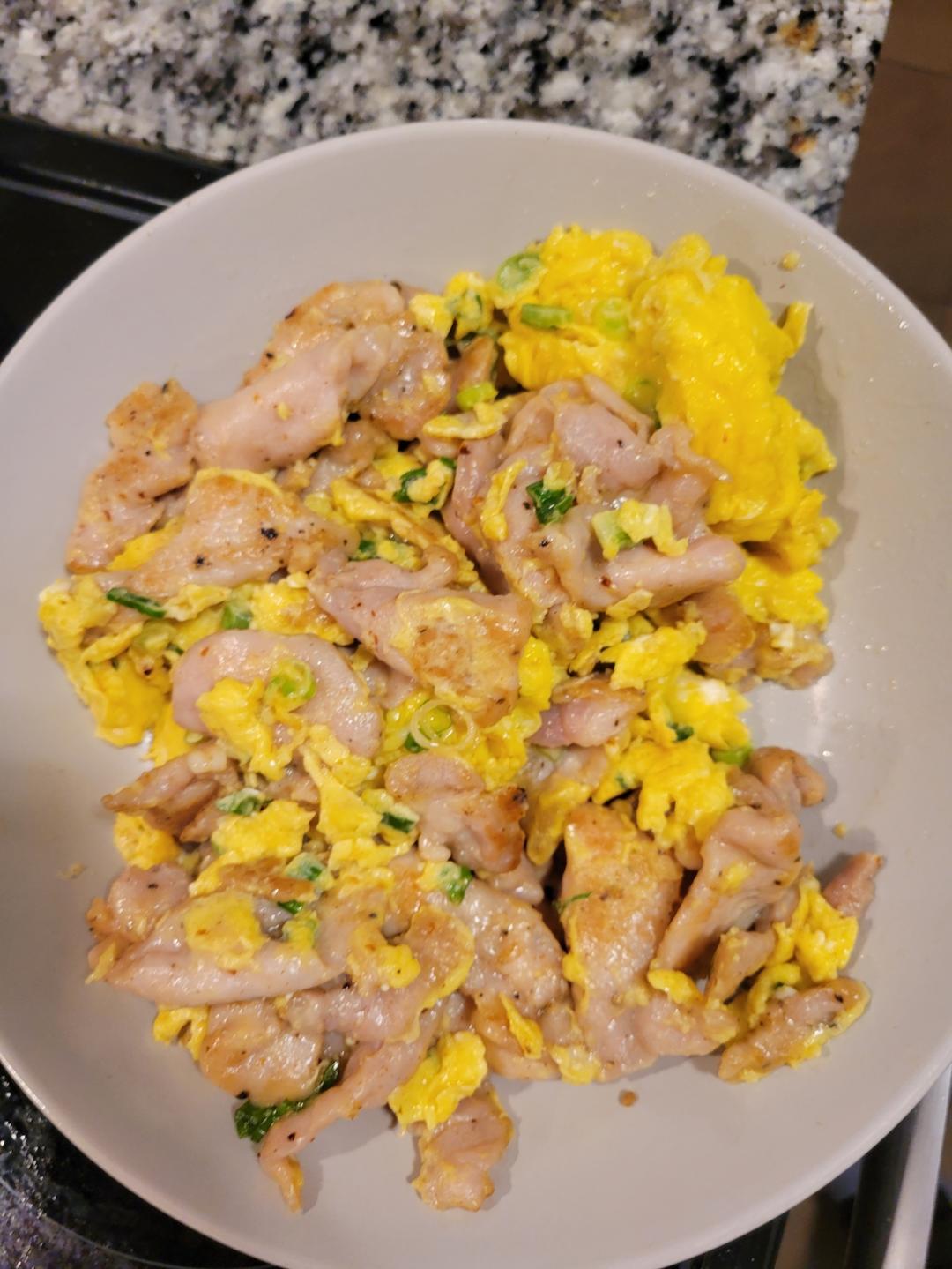 滑蛋牛肉，牛肉滑嫩，鸡蛋松软