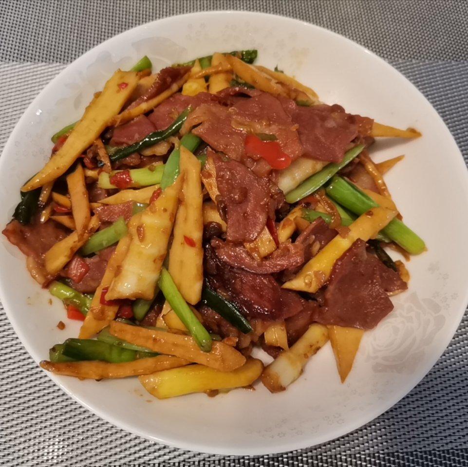 春笋炒五花肉
