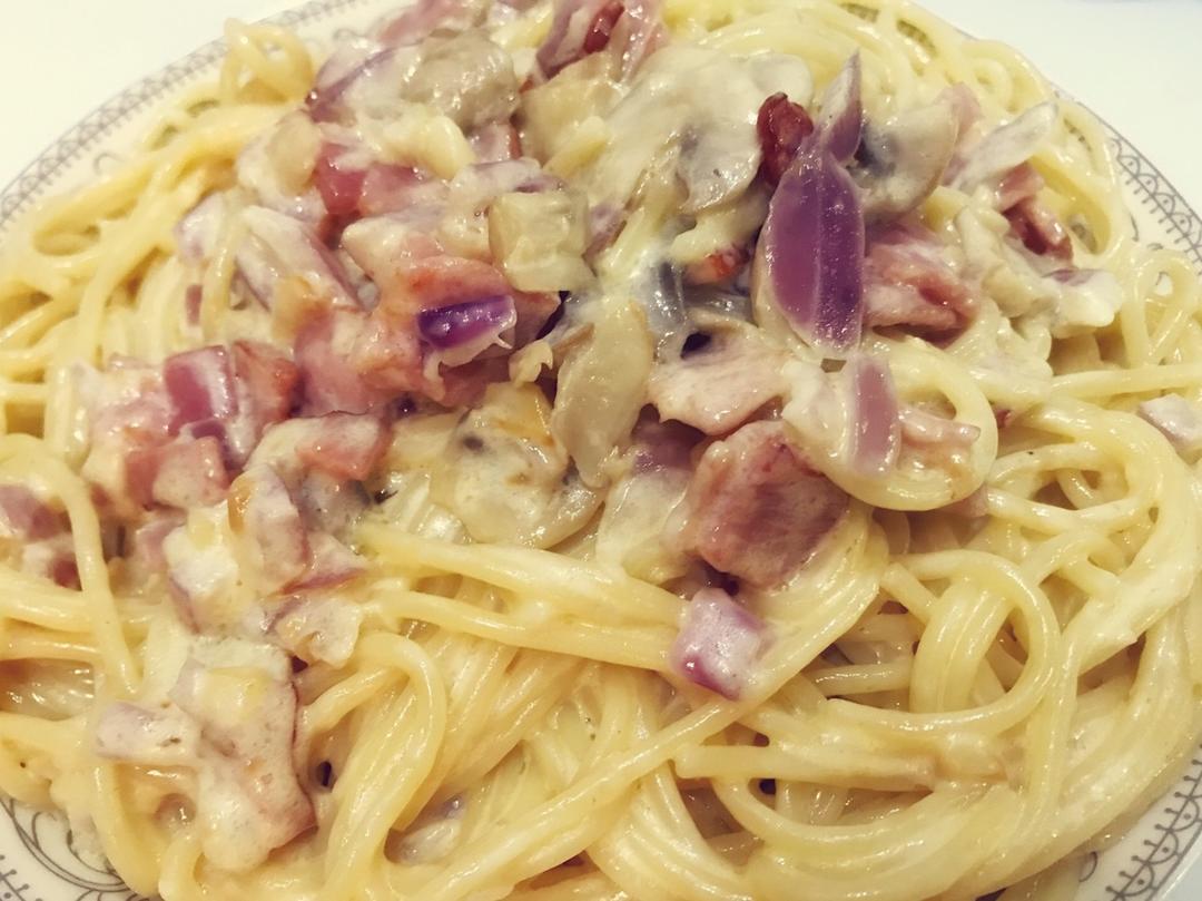 奶油培根意大利面（spaghetti）