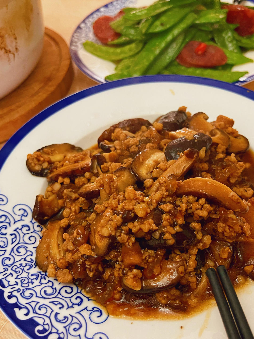 酱汁浓郁！超级下饭的家常菜肉末香菇