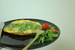 Gruyère and Watercress Omelette 库耶尔豆瓣菜煎蛋的做法 步骤3