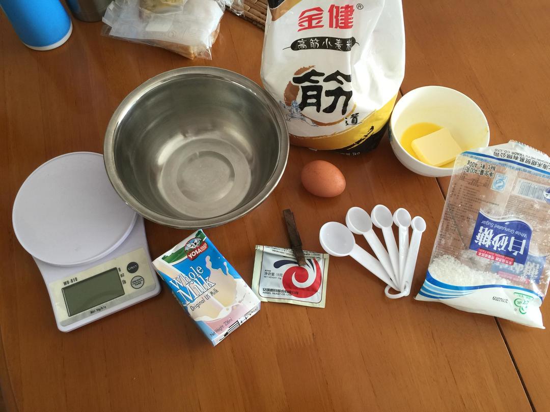 纯奶手撕吐司的做法 步骤1