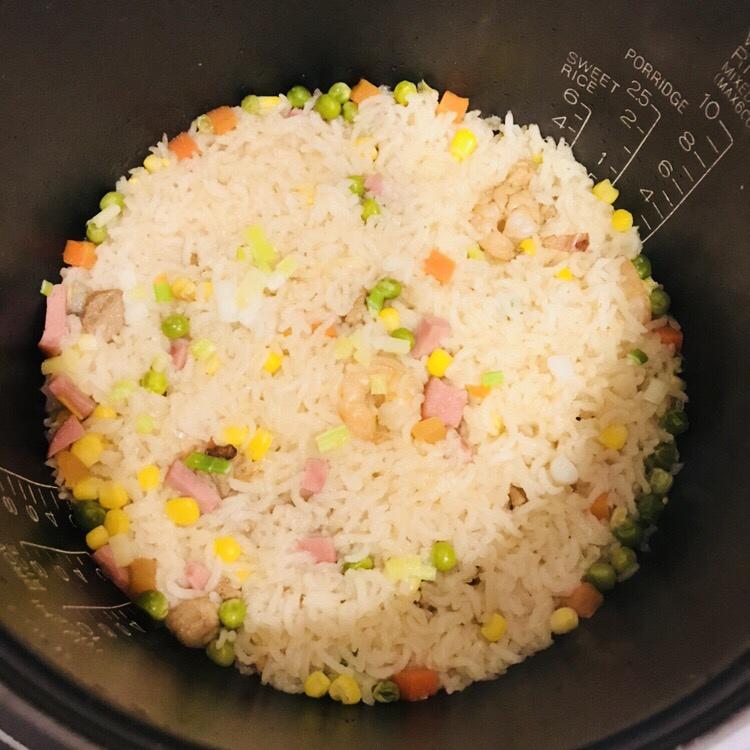 电饭煲营养腊肠饭