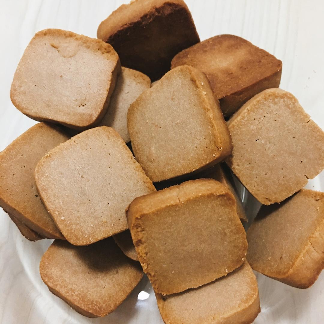 极简风炼奶小饼干