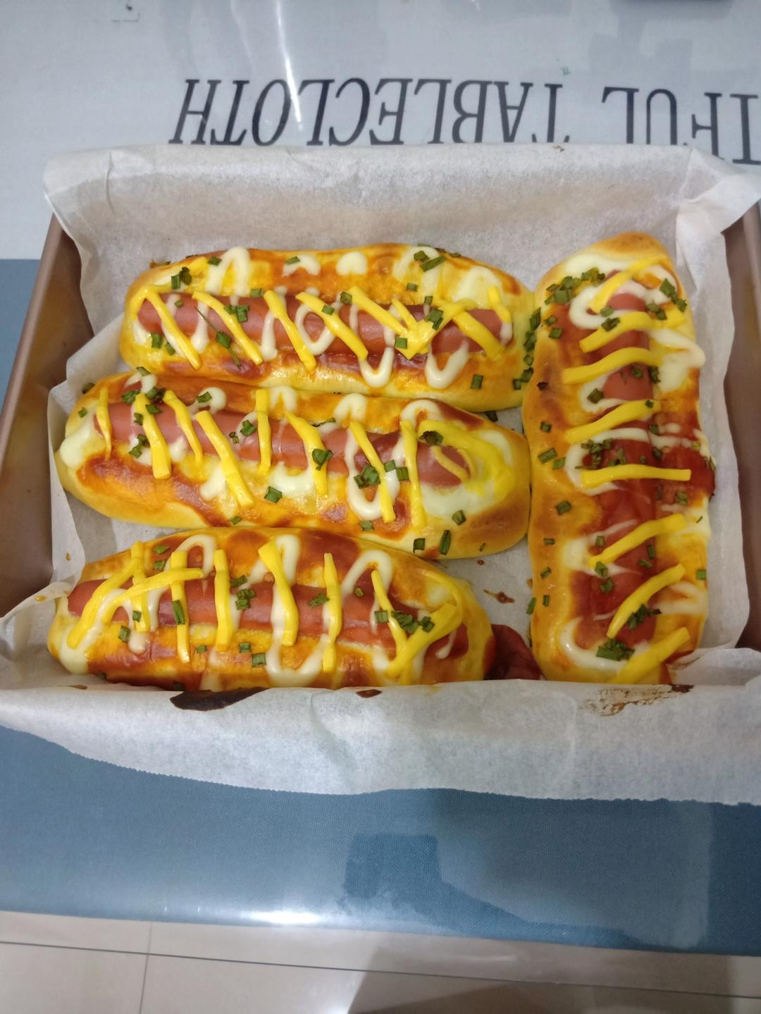 香葱芝士肠仔包（热狗面包）