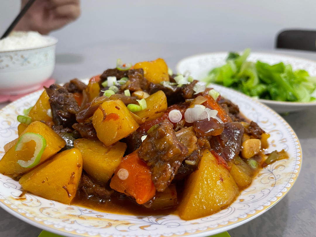 番茄土豆炖牛腩
