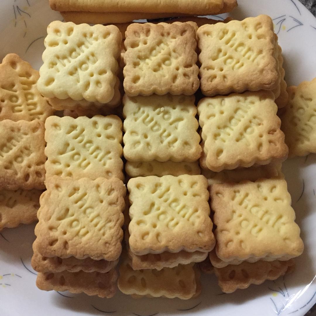 超简单！好吃又平整的糖霜饼干底的做法（附贴心小提示哦）