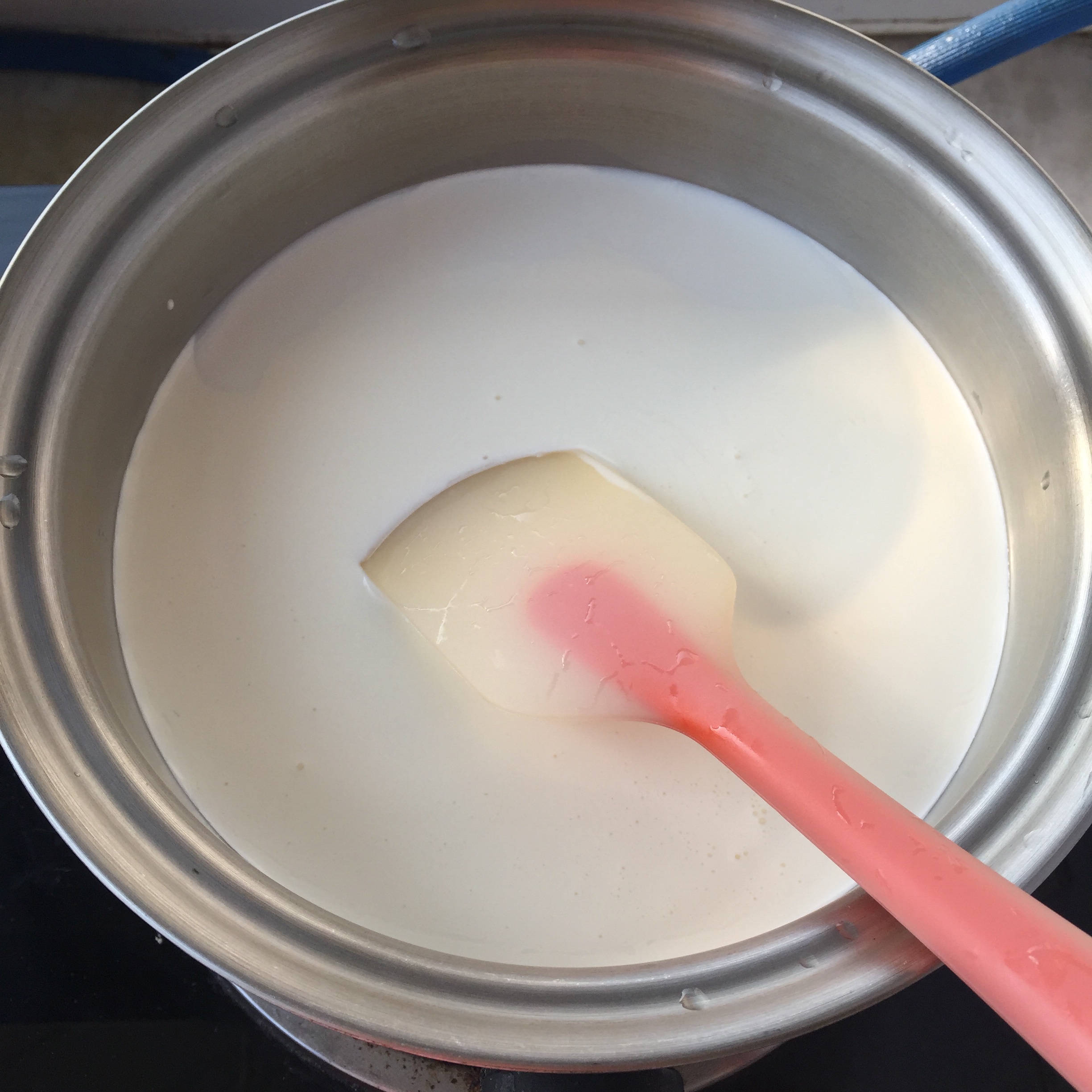 椰丝牛奶小方的做法 步骤3