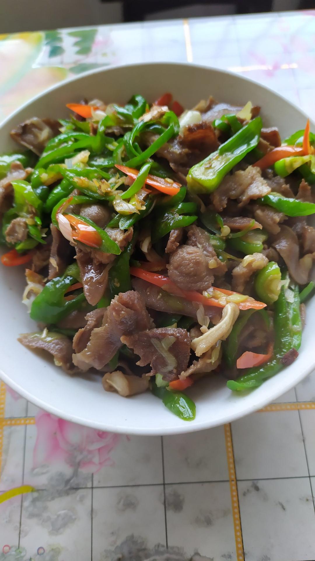 骄阳似火xqy做的青椒炒猪舌头