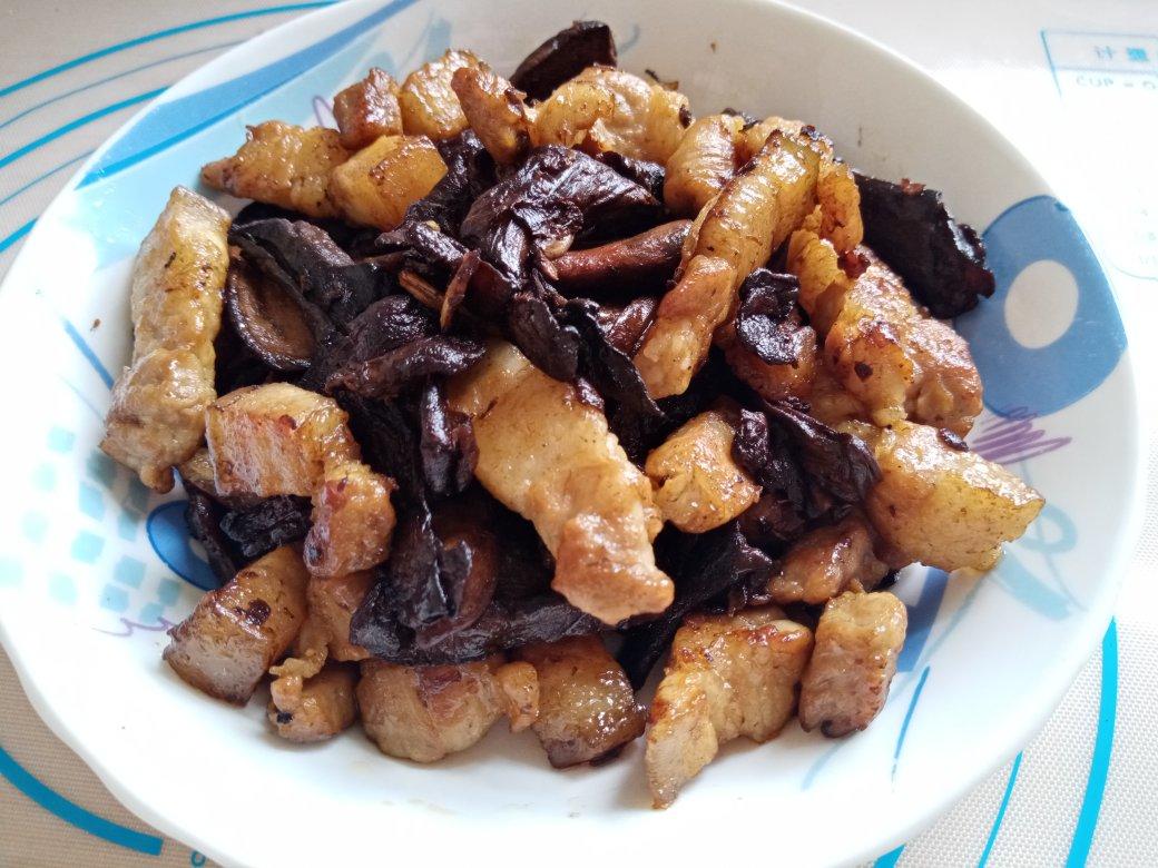 牛肝菌炒肉