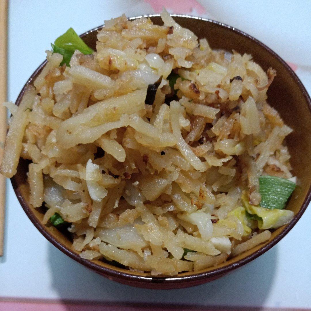 北方特色焖饼豆芽炒饼