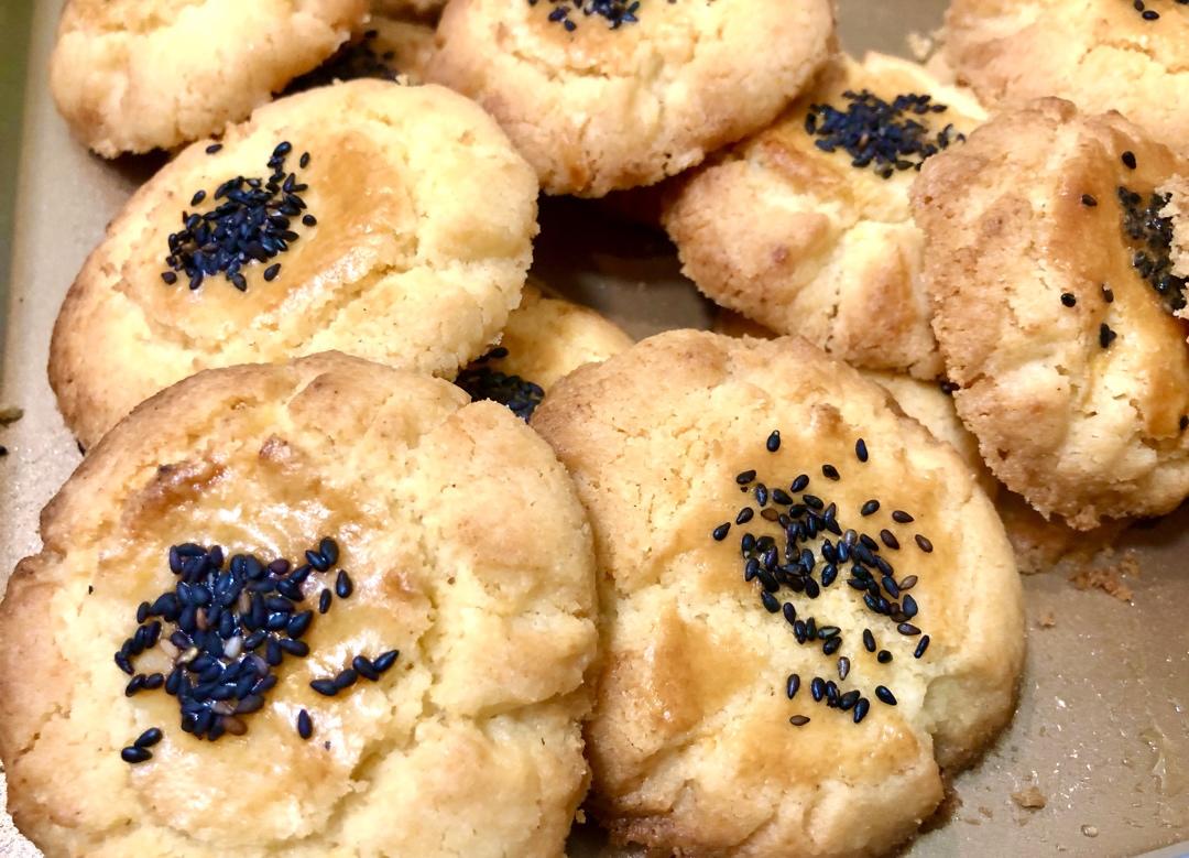 轻轻一按就碎掉的原味桃酥（不输猪油版）