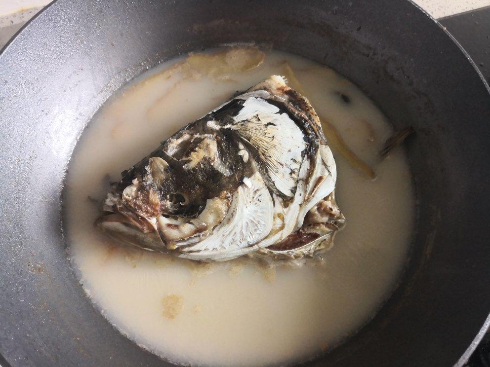 流传已久的太白鱼头汤