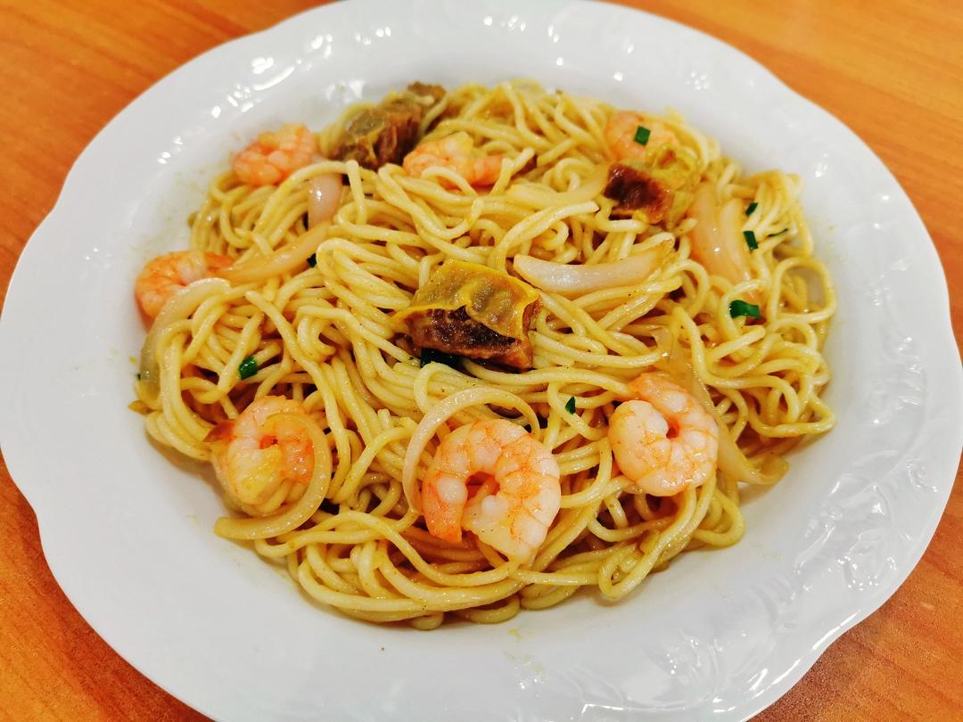 鲜虾咖喱炒面