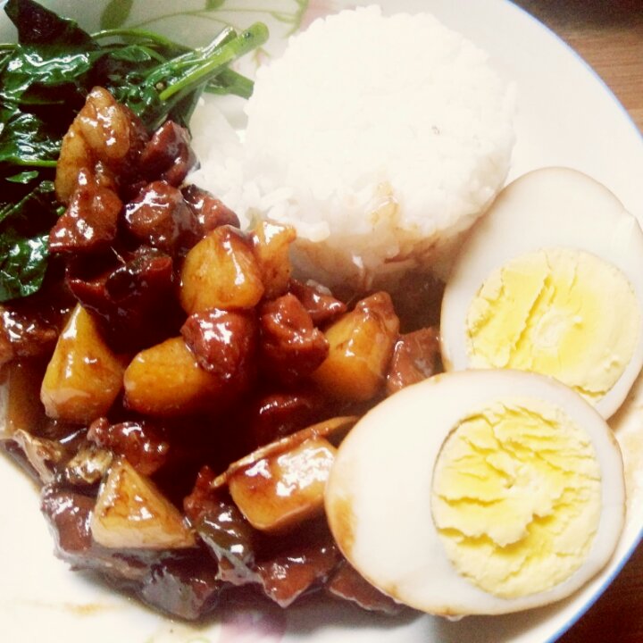 家常卤肉饭