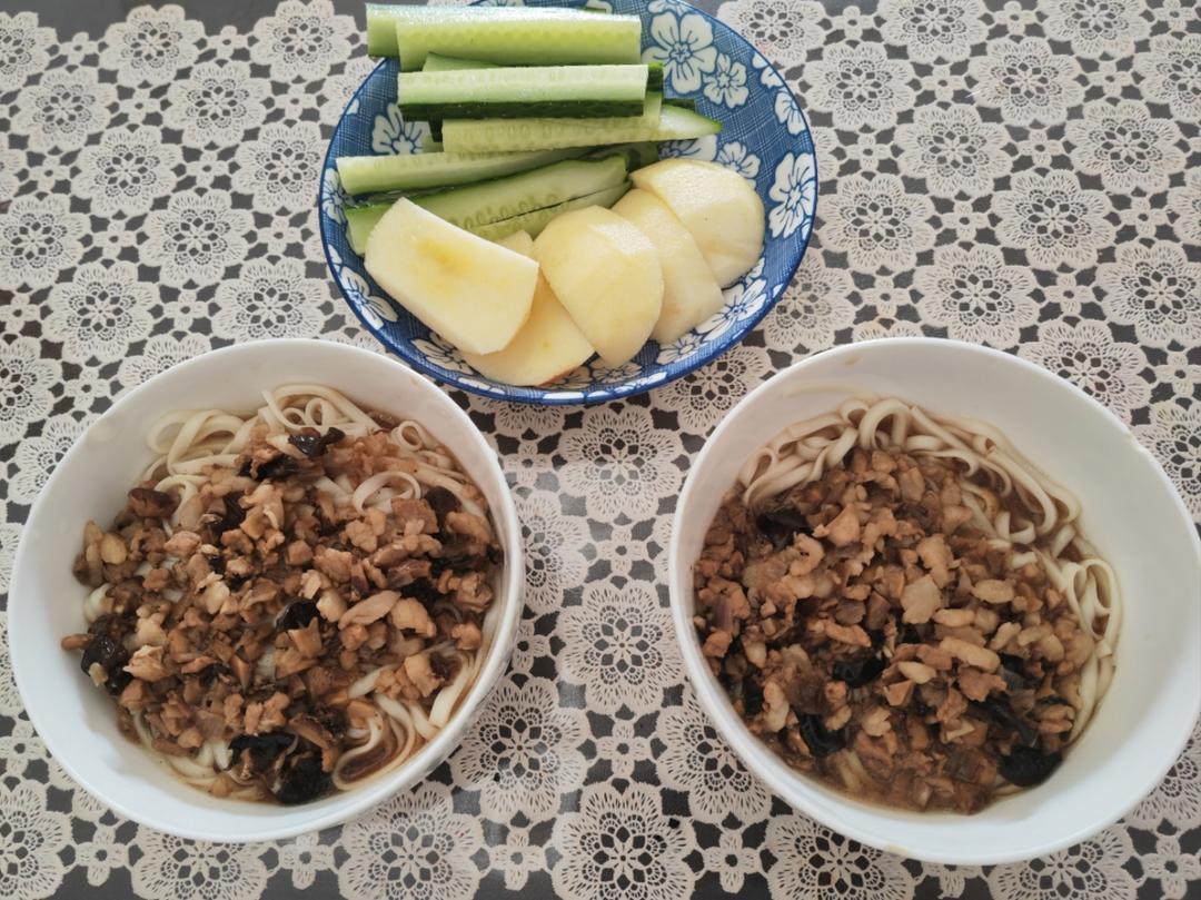 香菇肉末拌面