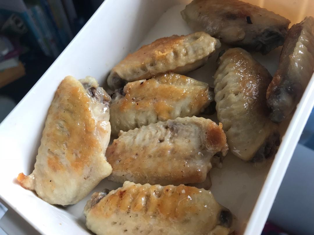 不需要一滴油外酥里嫩的香煎鸡翅