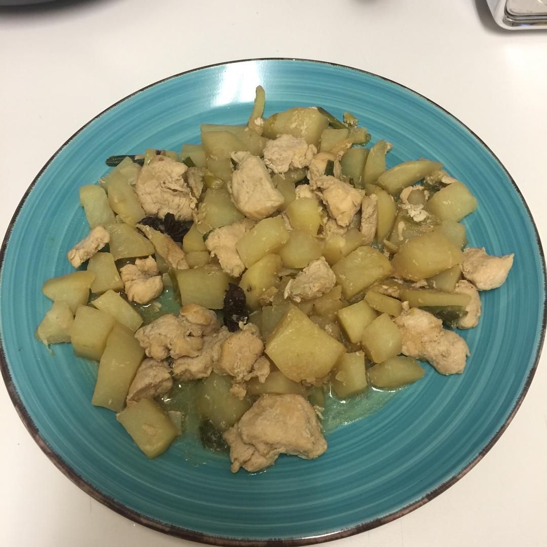 土豆炖鸡块