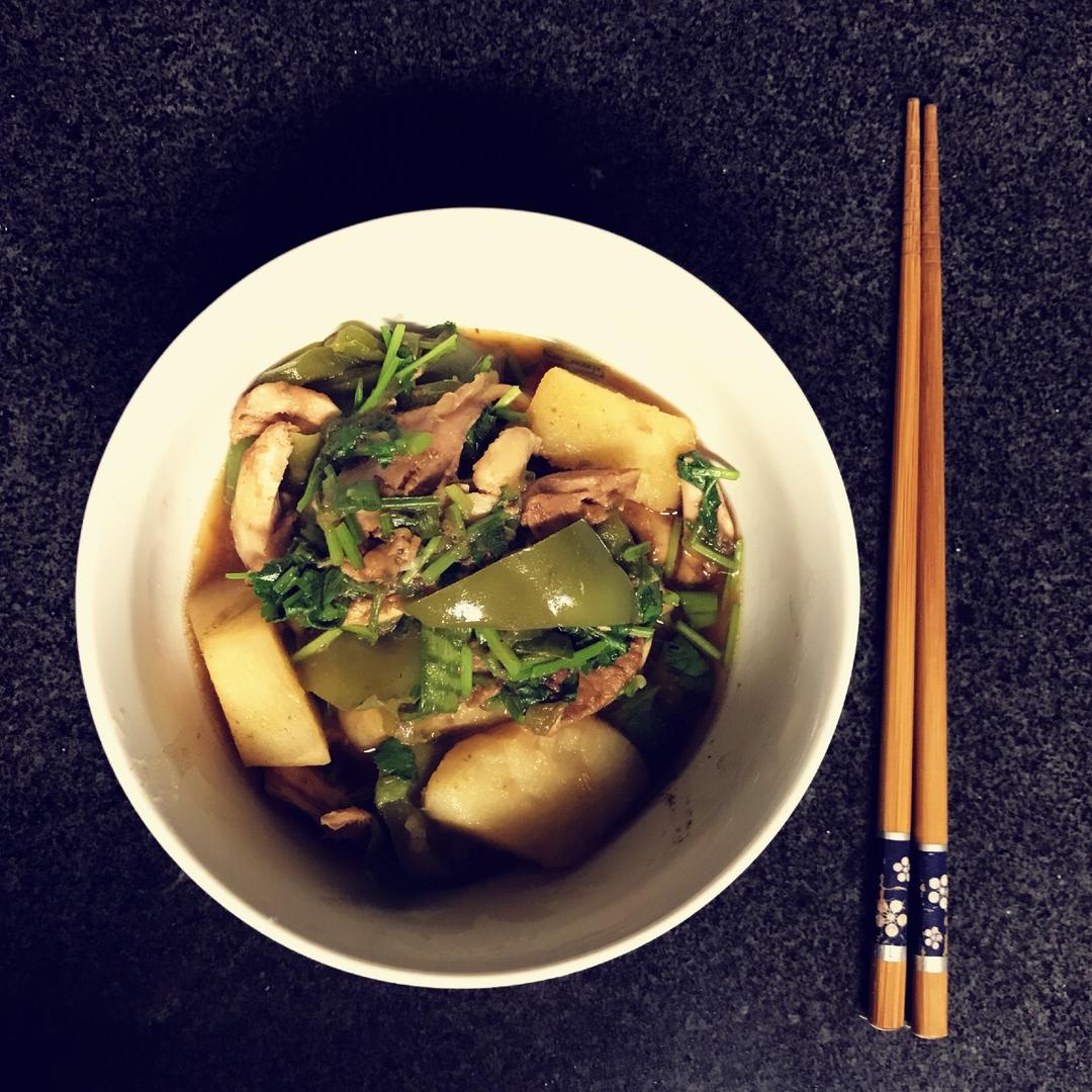 土豆炖鸡块