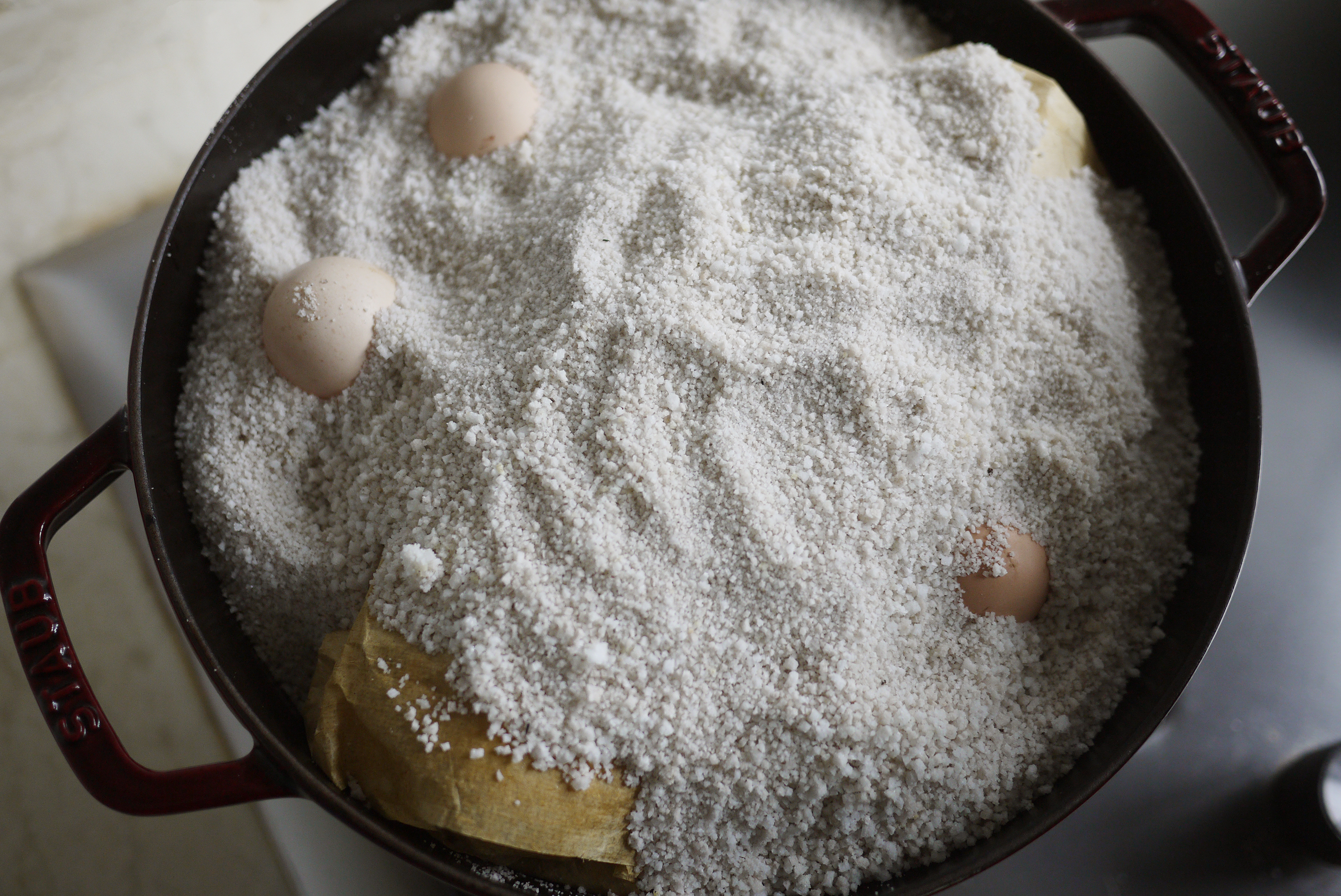 客家传统盐焗鸡-staub珐琅铸铁锅的做法 步骤9