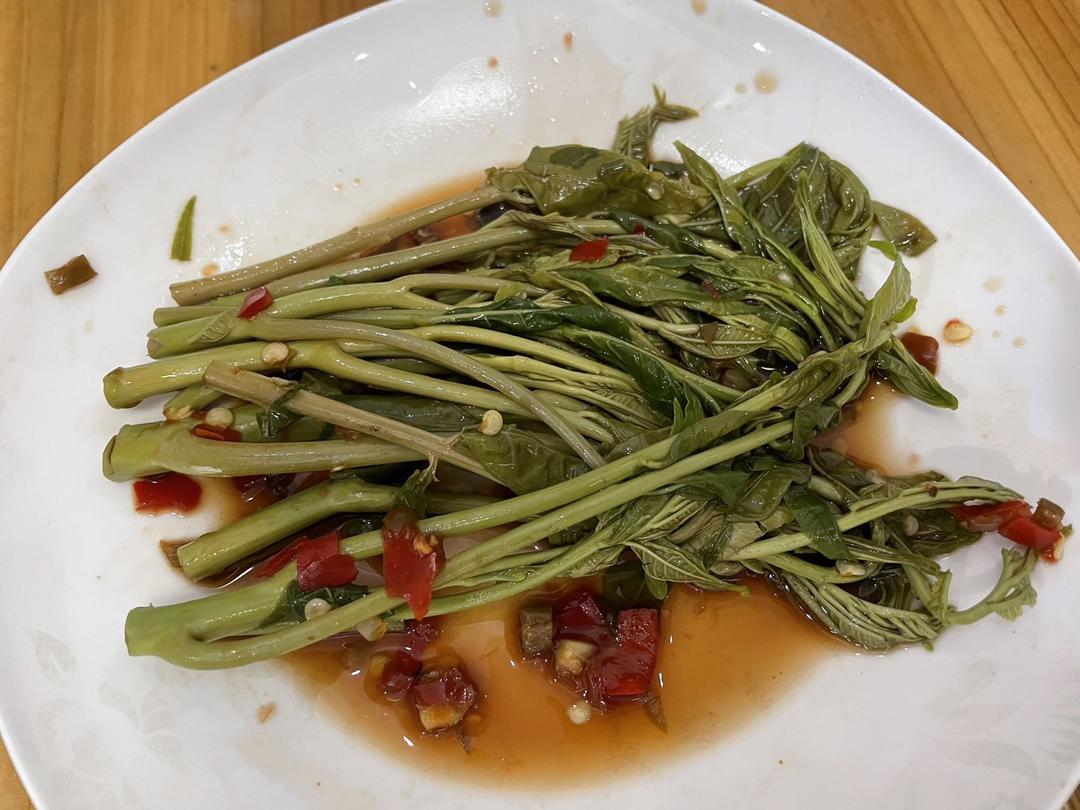 凉拌香椿芽
