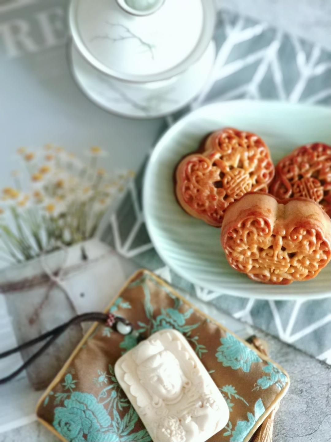 广式月饼－－蛋黄豆沙月饼