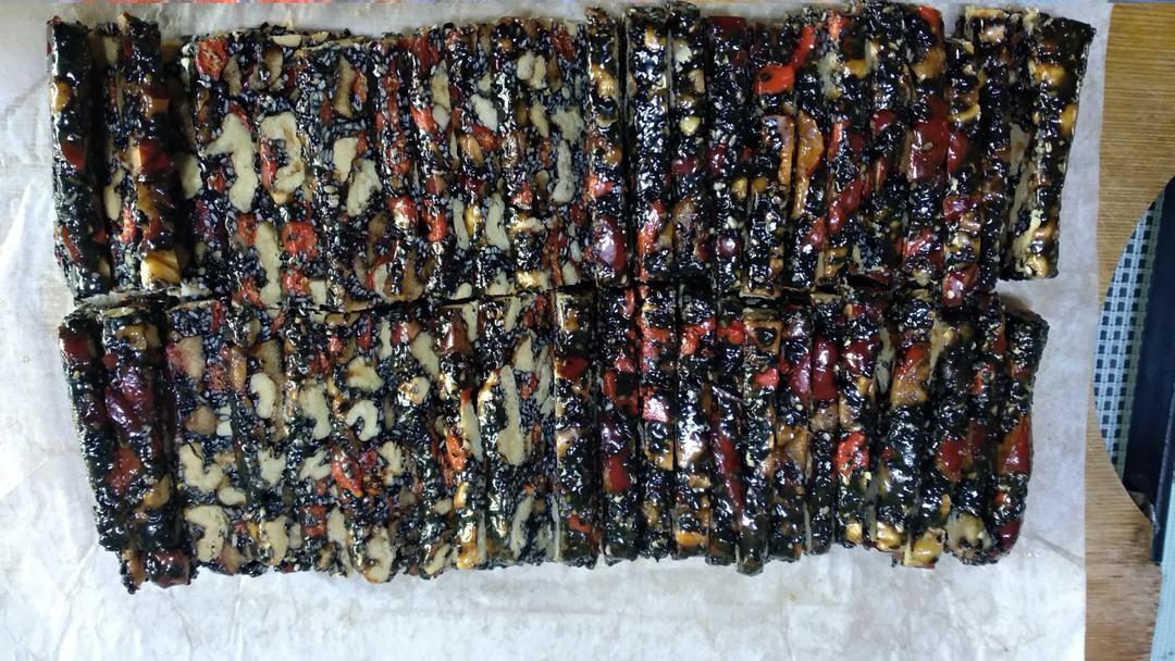 无阿胶的芝麻核桃糕（乌发、补肾、补钙、健脑）