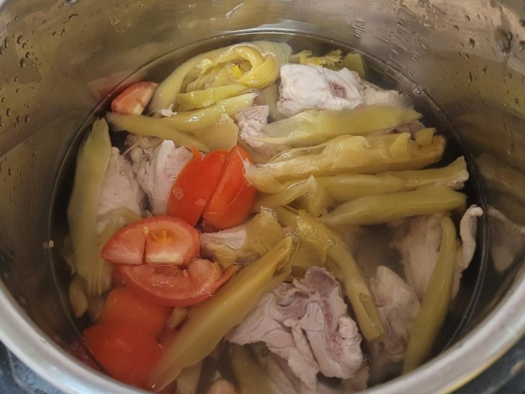 下火咸菜豆腐排骨汤