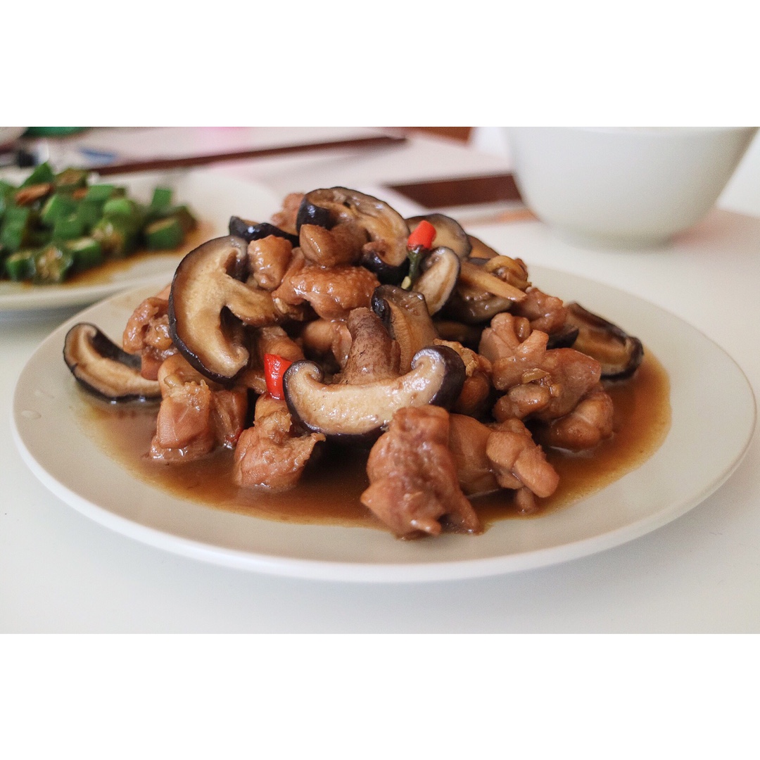 小鸡炖蘑菇