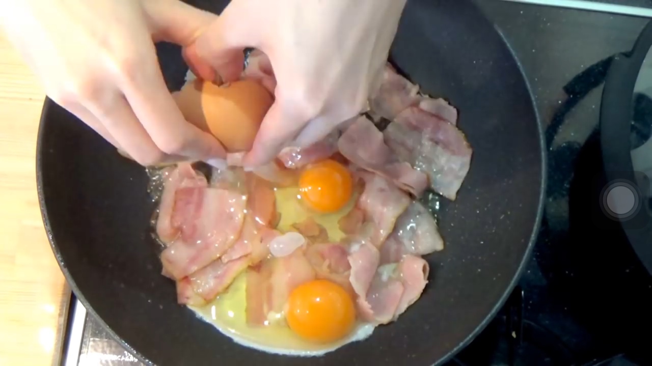 培根鸡蛋拌饭超简单版的做法 步骤3