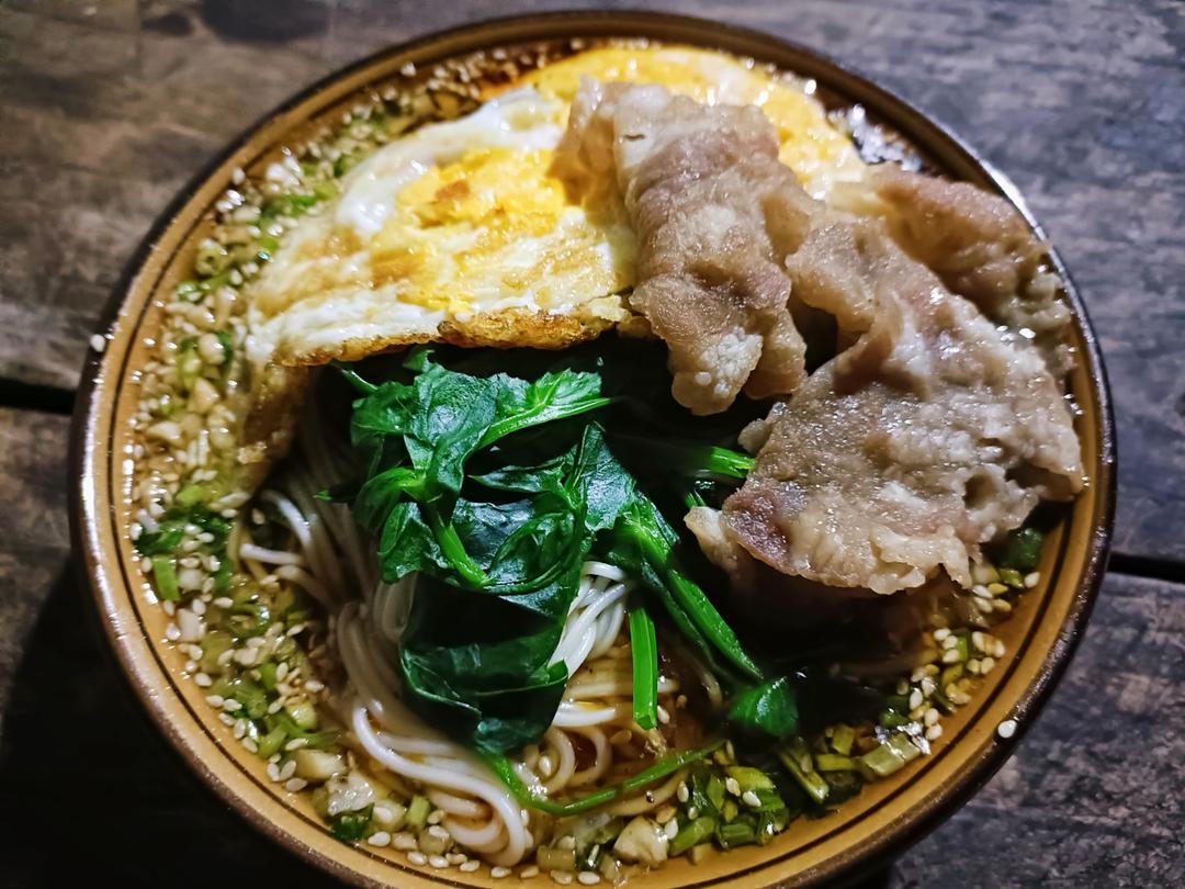快手又好吃的酸辣肥牛面