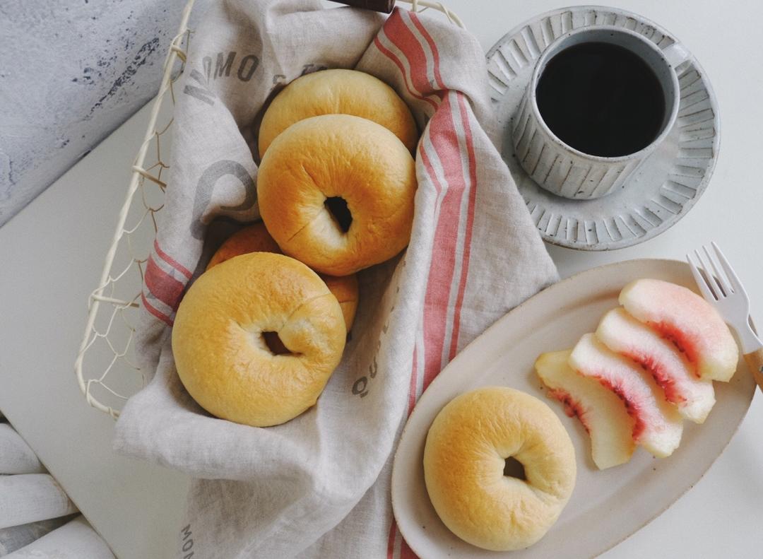 咸蛋黄肉松海苔贝果