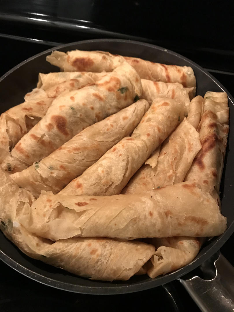 家常葱油饼 柔软多层 凉了也不硬 附细节视频详解