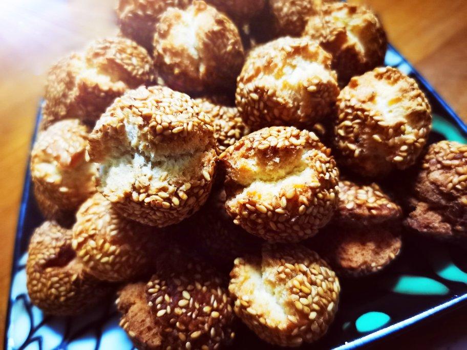 美味的传统小吃之_笑口枣（开口笑）