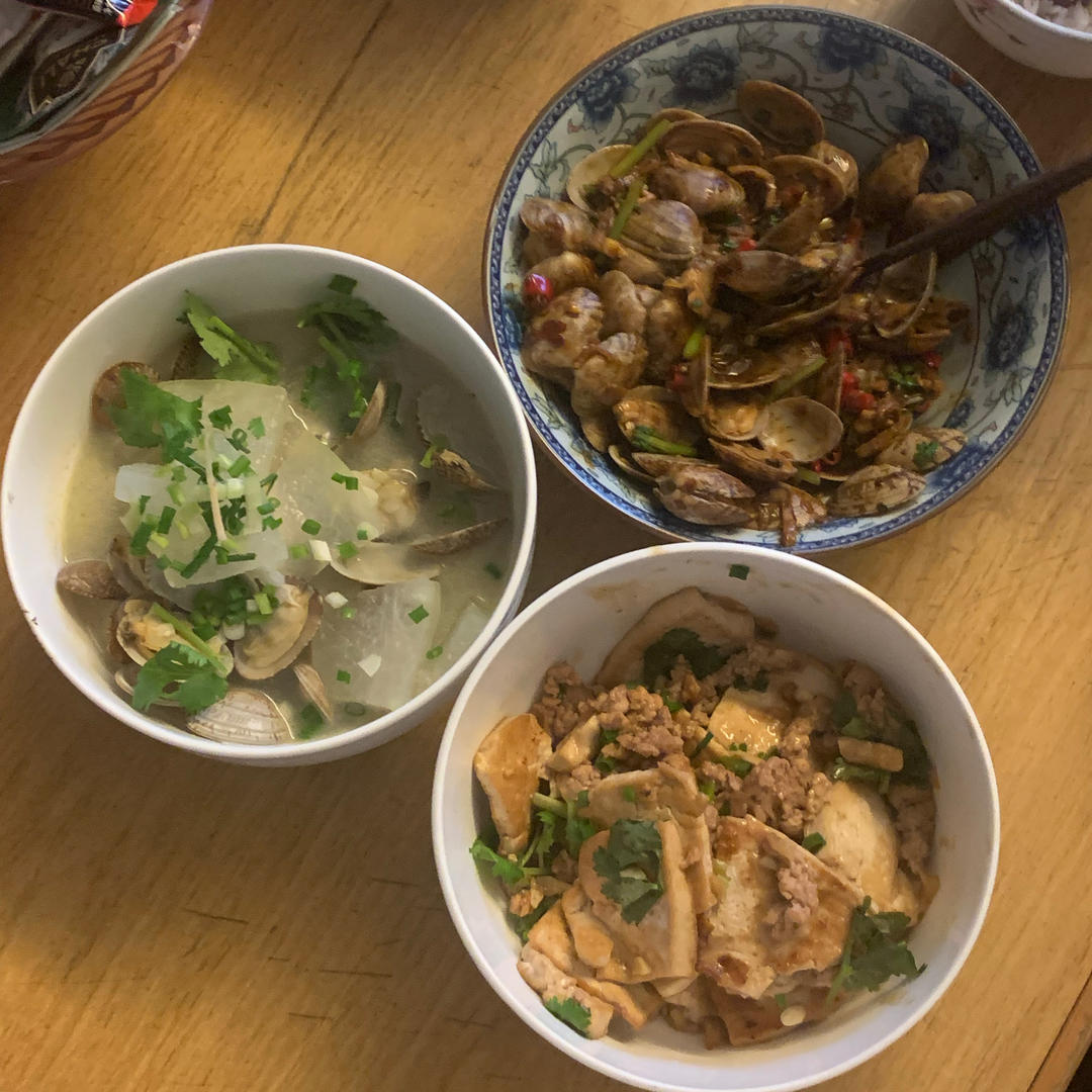 🔥超级简单的辣炒花蛤～味道绝对好吃到舔壳