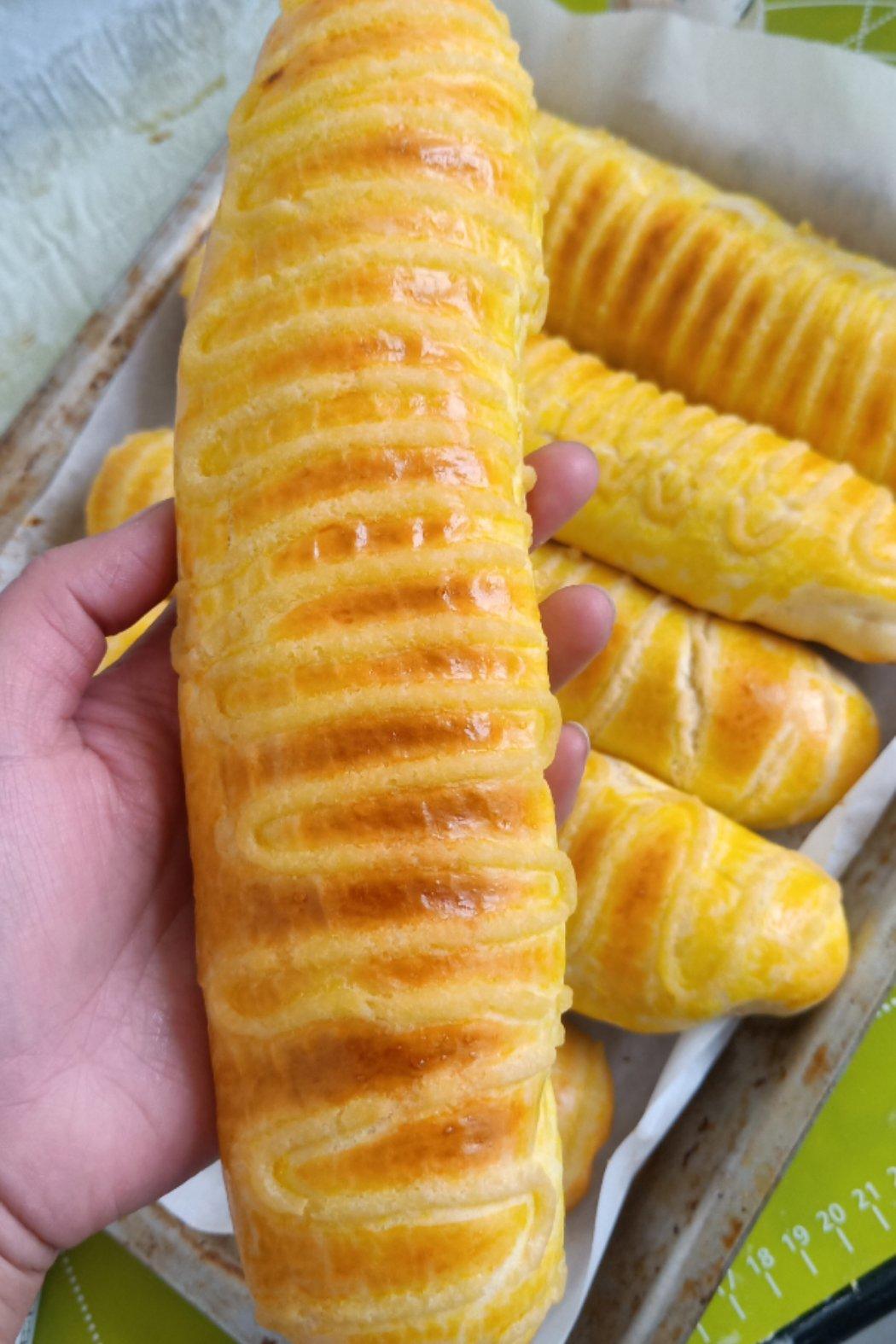 恋上烘焙55做的毛毛虫面包