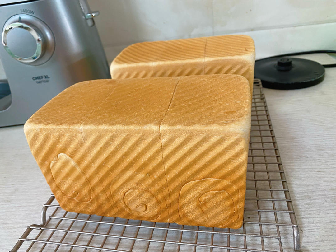 升级版奶香手撕吐司