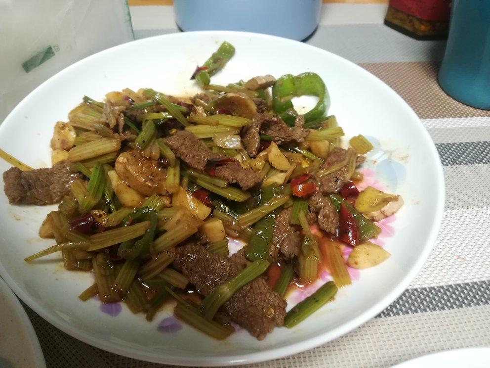 辣炒芹菜牛肉