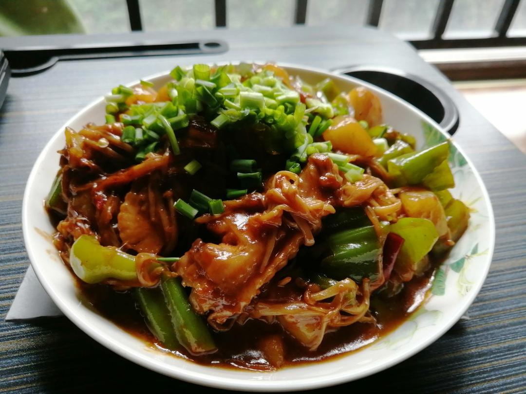 “独家”超级好吃😘一个人的饭食🥳“土豆黄焖鸡➕白米饭🍚”