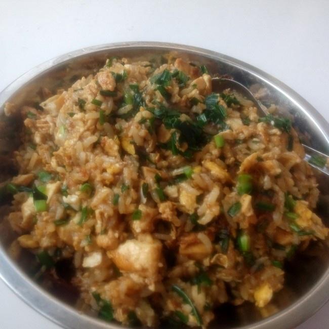 韭菜鸡蛋炒饭的做法
