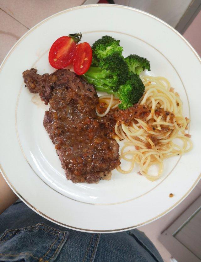 黑椒牛排