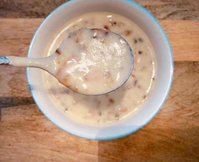 浓郁顺滑的奶油蘑菇培根浓汤的做法