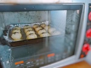 用蛋黄酥的方子做的鲜肉月饼，烤箱、平底锅都能做的做法 步骤14