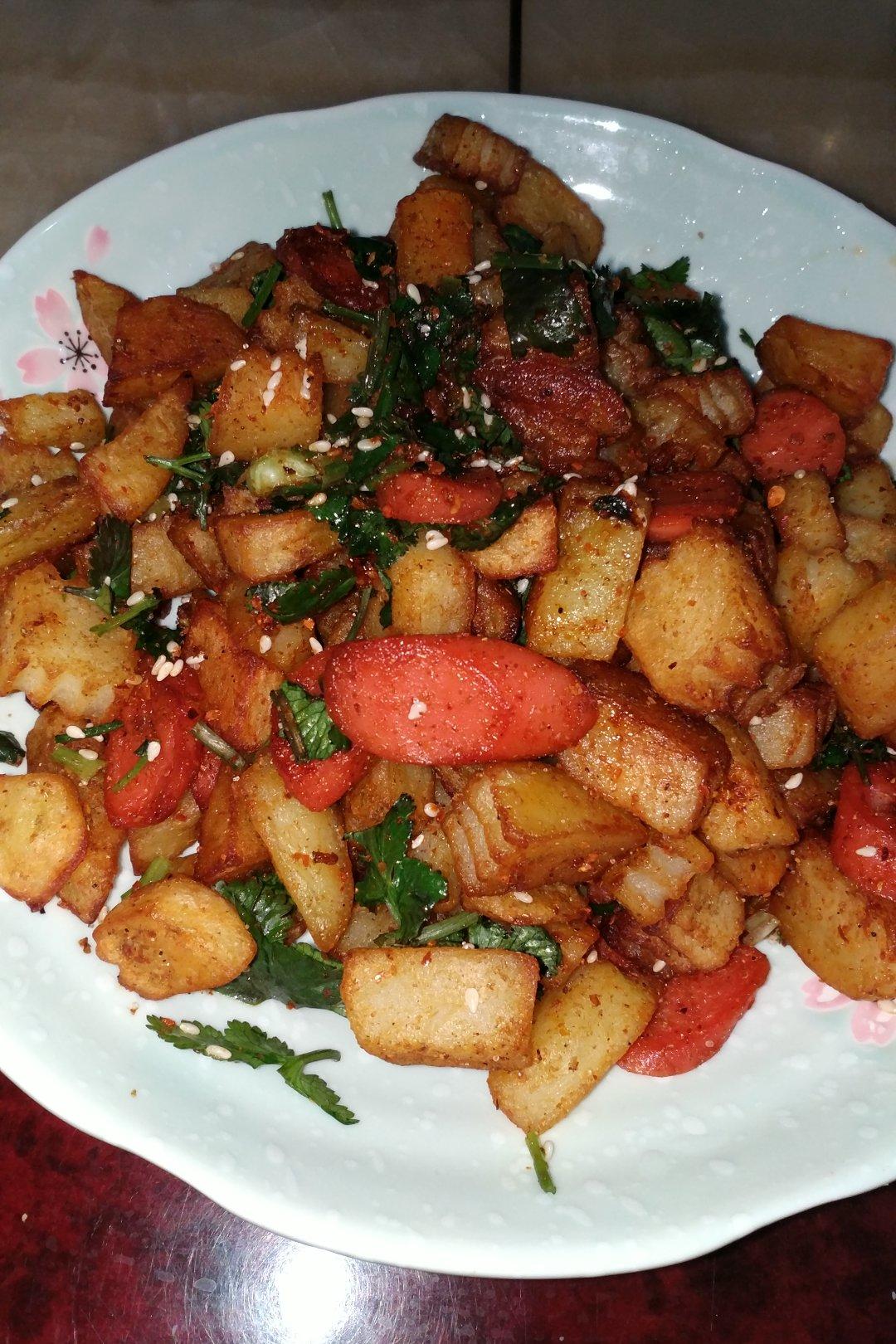 香辣过瘾的孜然土豆火腿，比路边摊还好吃