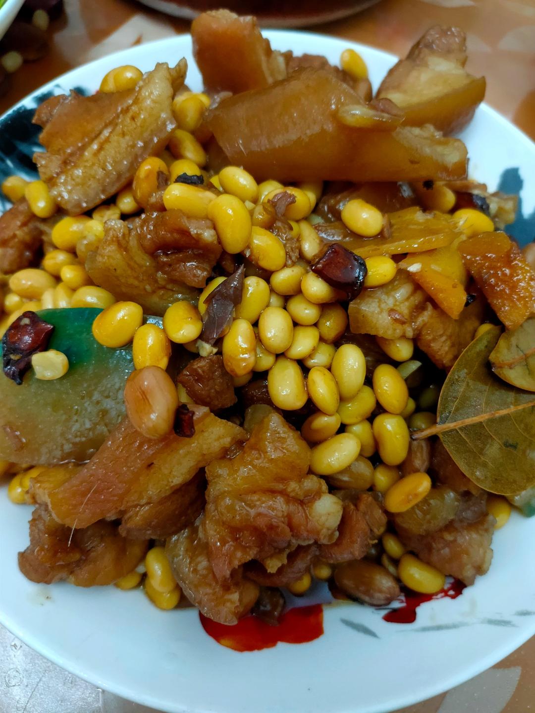 流口水的黄豆炖猪蹄
